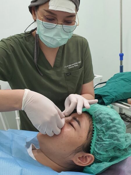 ปรึกษาเสริมจมูกกับ หมอเฟิร์ส